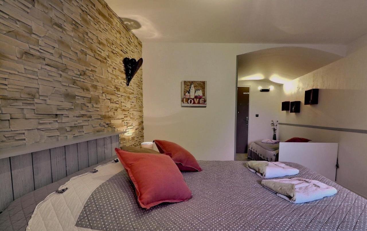 Chambres d'Hôtes Les Fleurettes en Baie Du Mont Saint Michel Extérieur photo