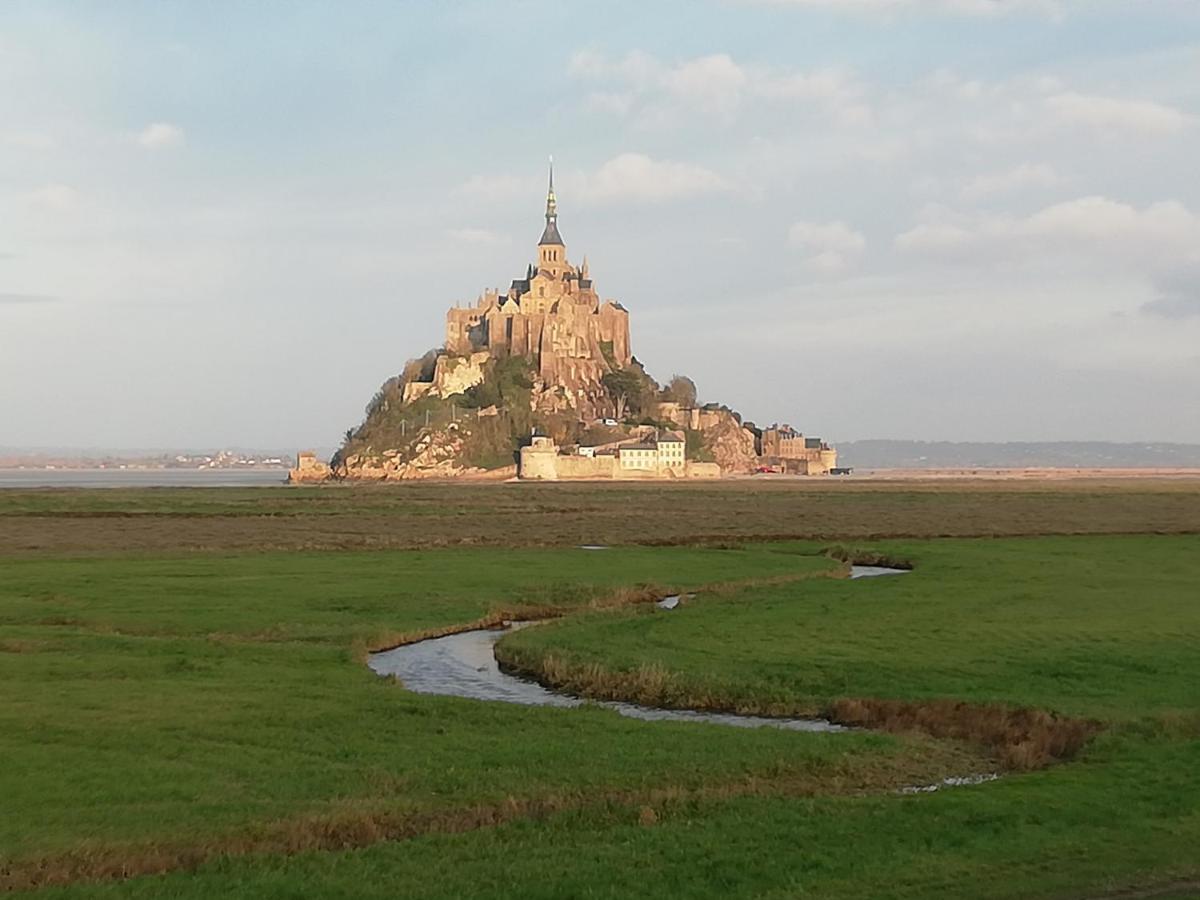 Chambres d'Hôtes Les Fleurettes en Baie Du Mont Saint Michel Extérieur photo
