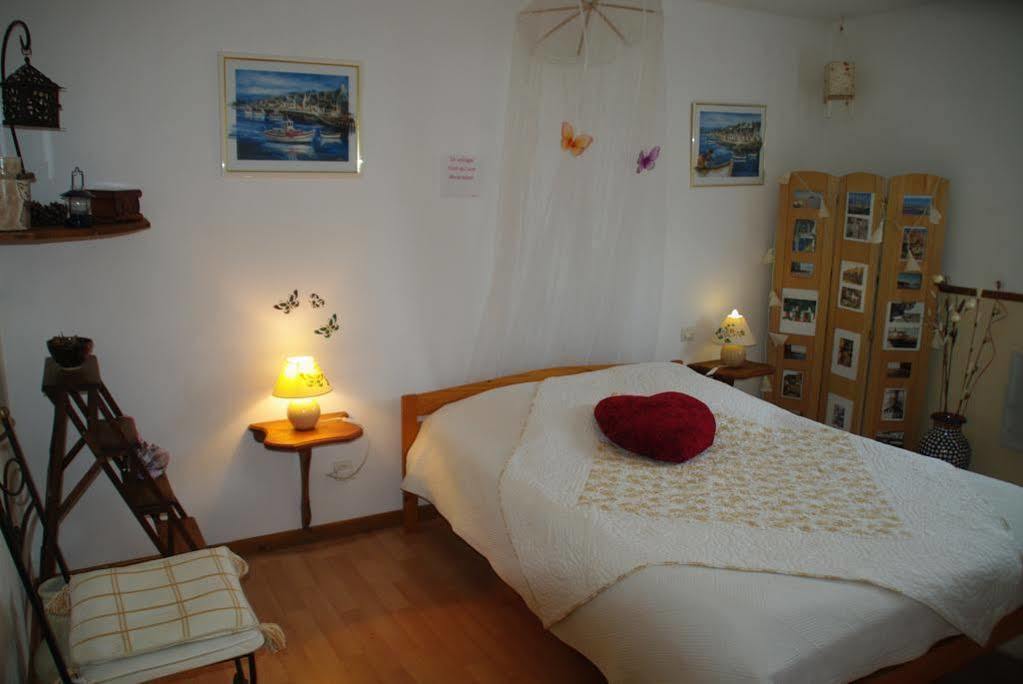 Chambres d'Hôtes Les Fleurettes en Baie Du Mont Saint Michel Extérieur photo